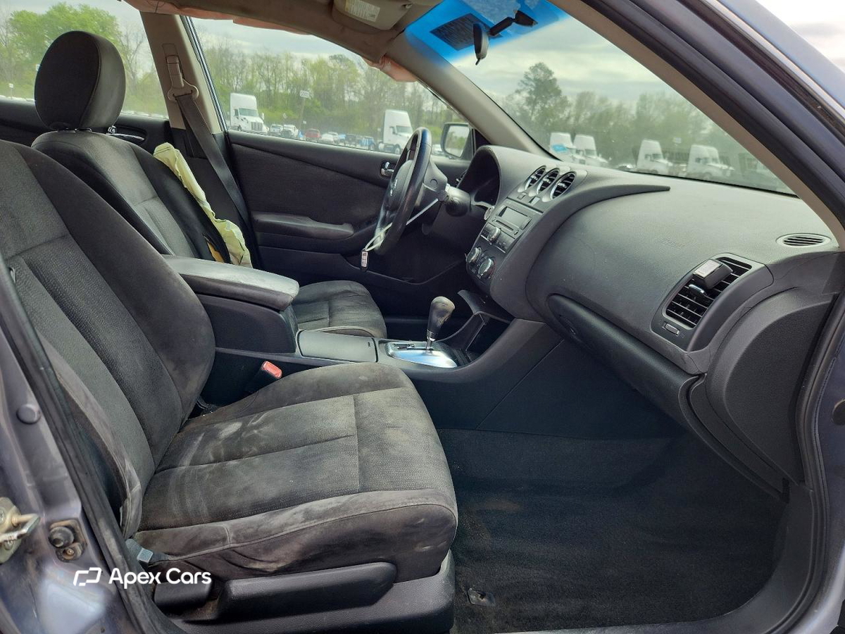 Nissan Altima 2012