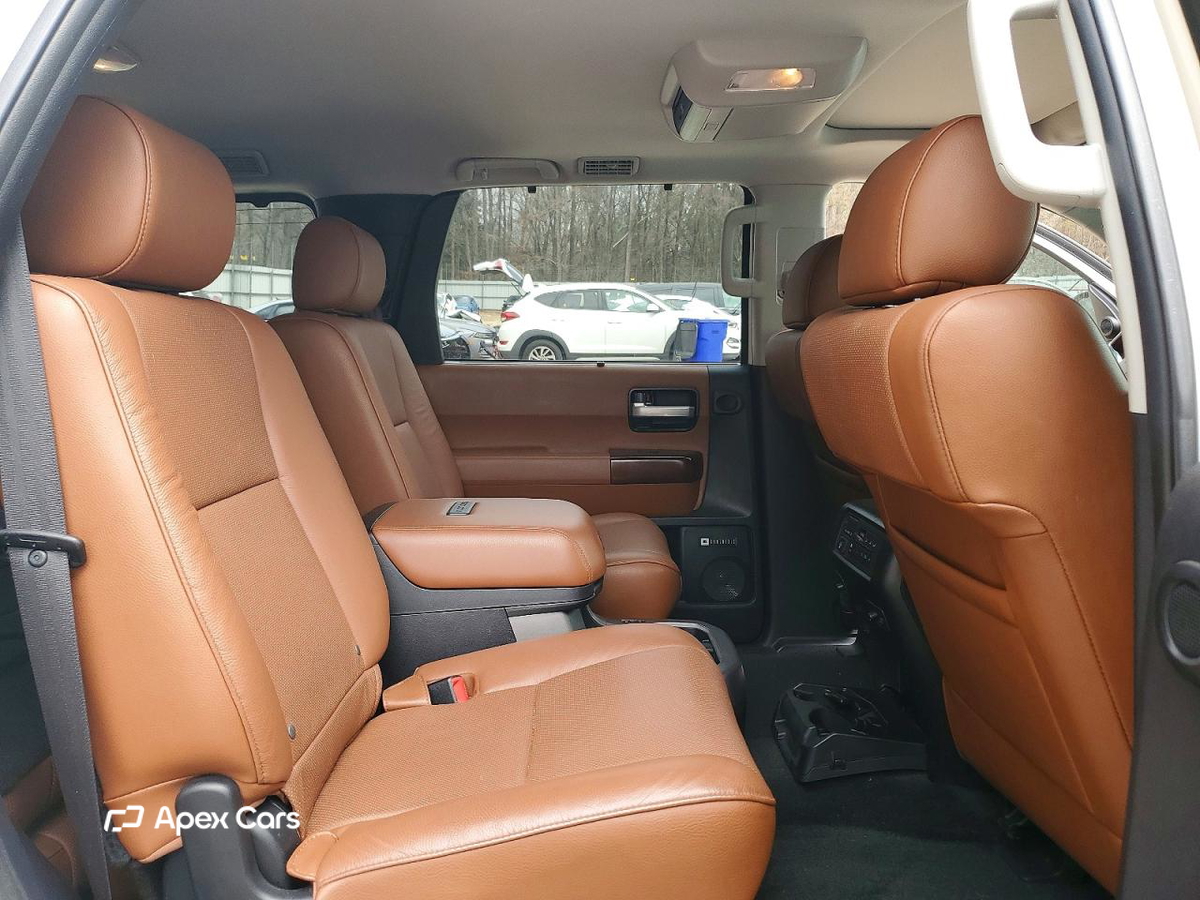 Toyota Sequoia 2016