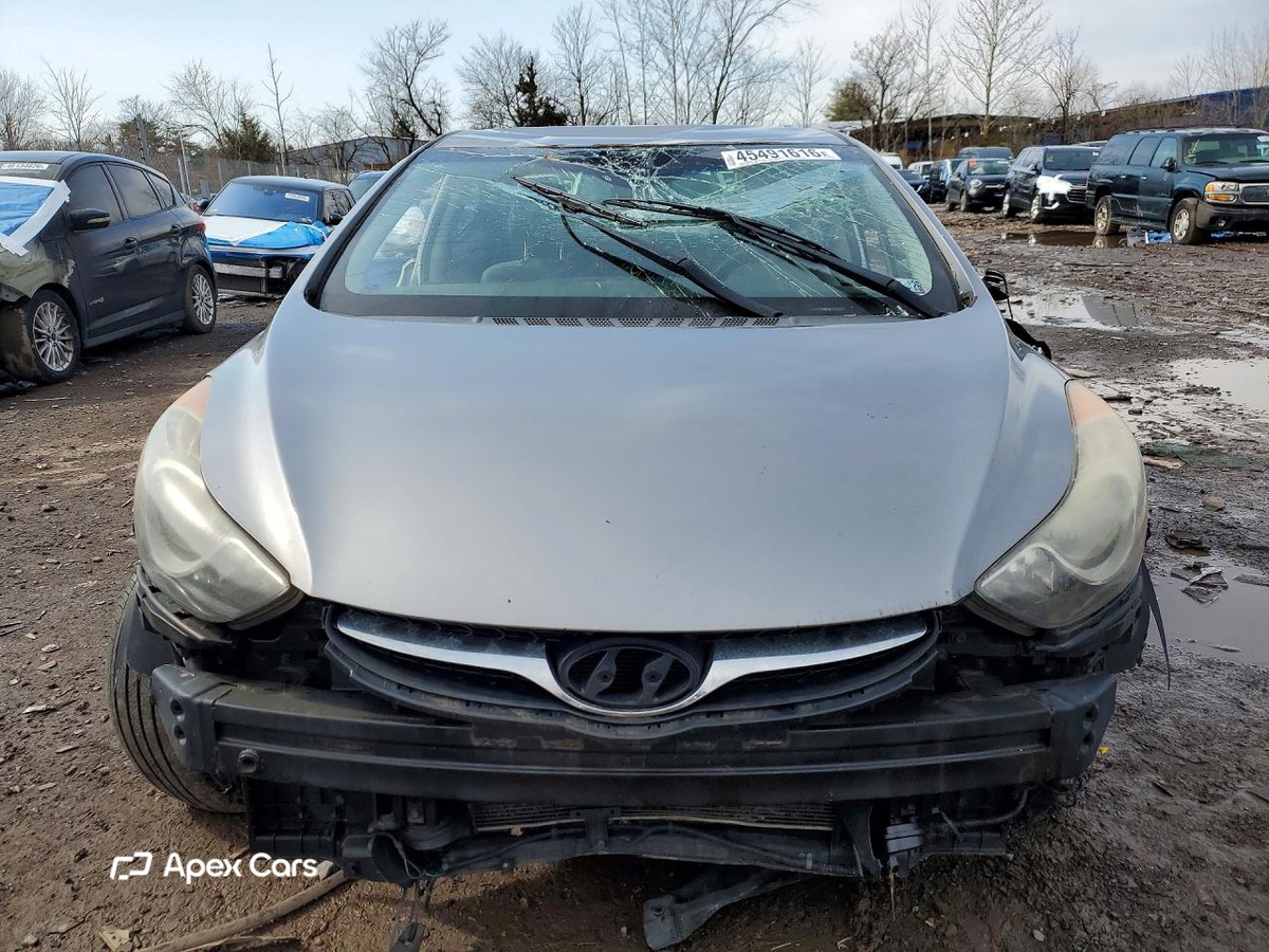 Hyundai Elantra 2012