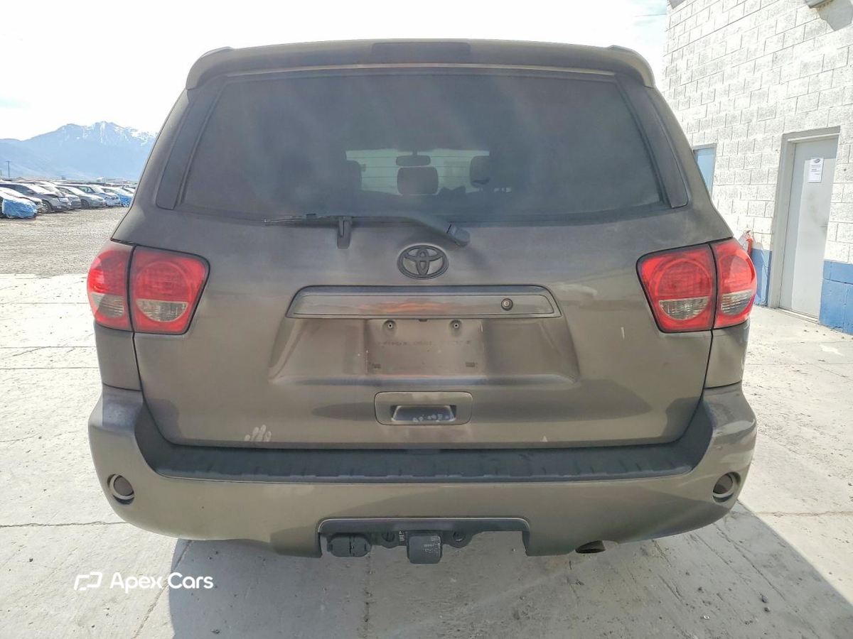 Toyota Sequoia 2013