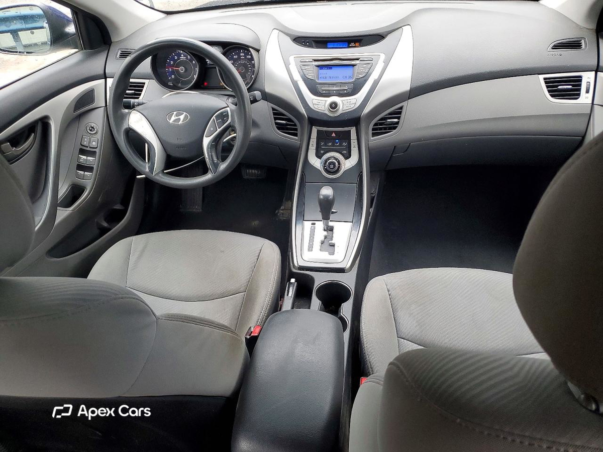 Hyundai Elantra 2012
