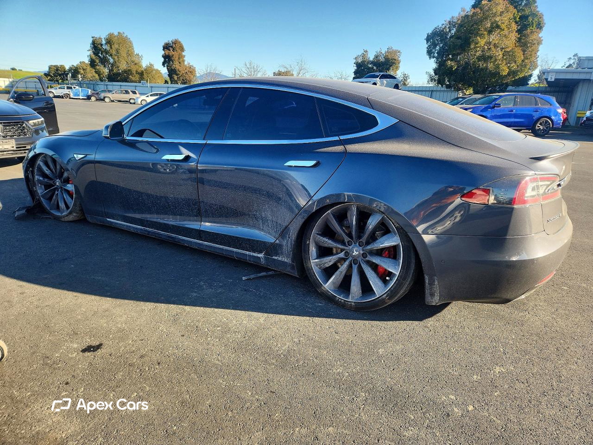 Tesla Model S 2016