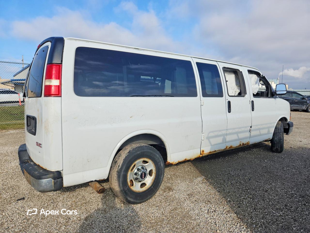 GMC Savana 2013