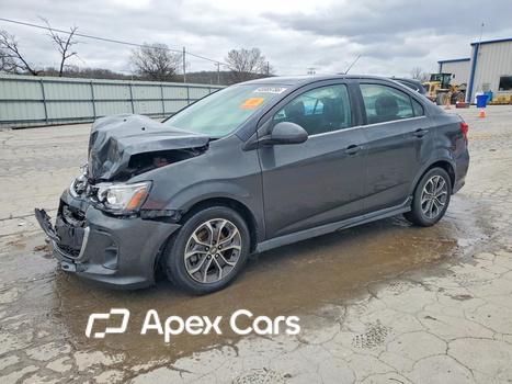 Chevrolet Sonic 2017 - Image 1 of 13