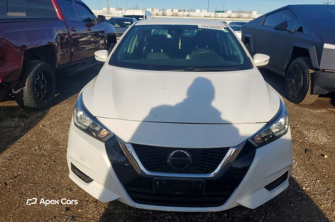 Nissan Versa 2021