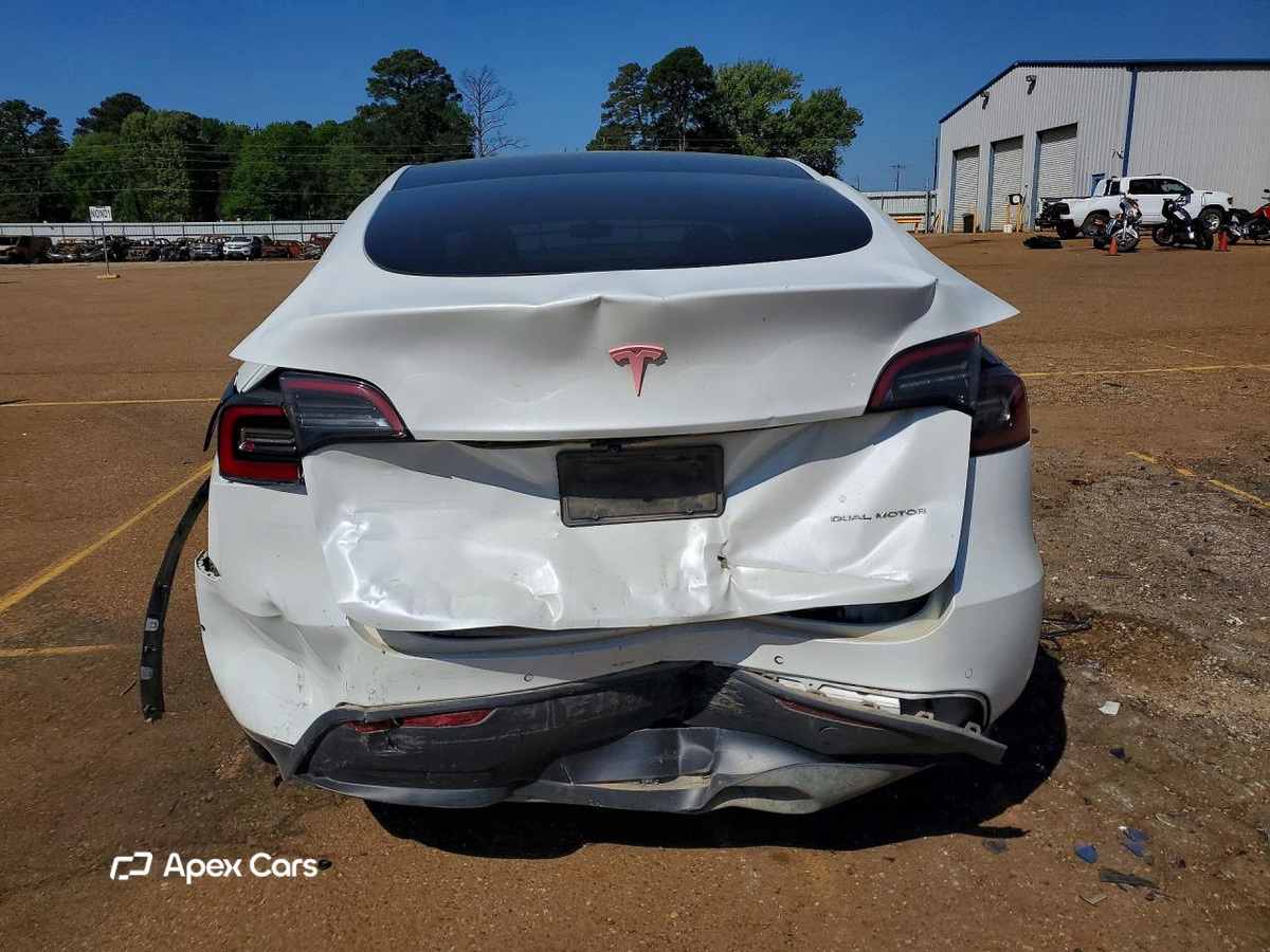 Tesla Model Y 2021