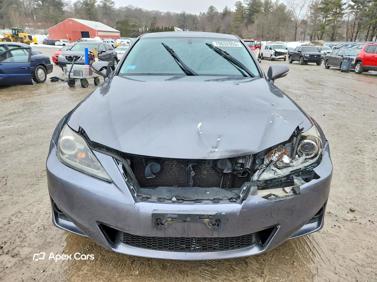 Lexus IS 2013