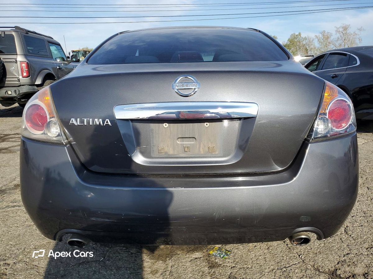 Nissan Altima 2010