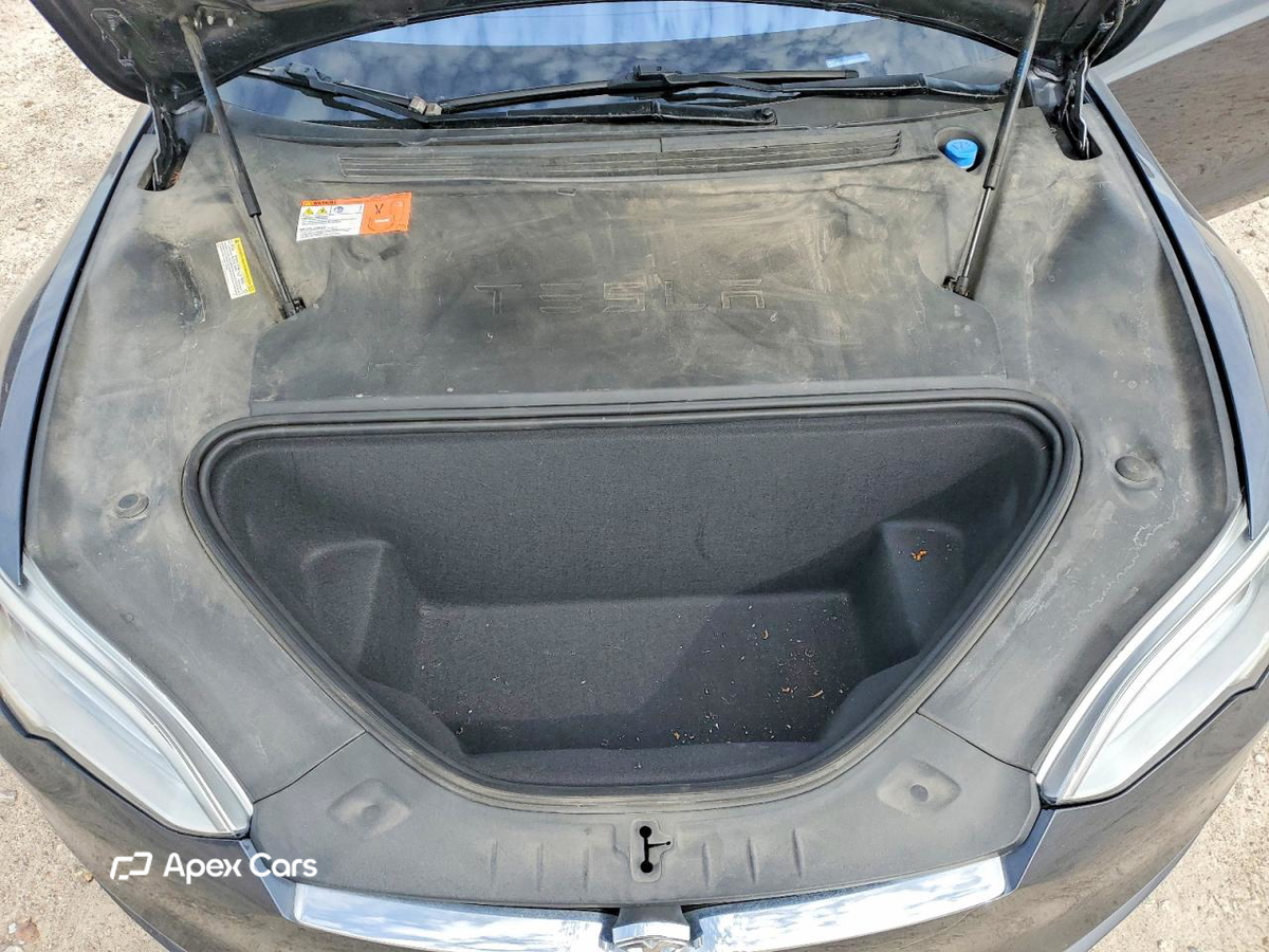 Tesla Model S 2016