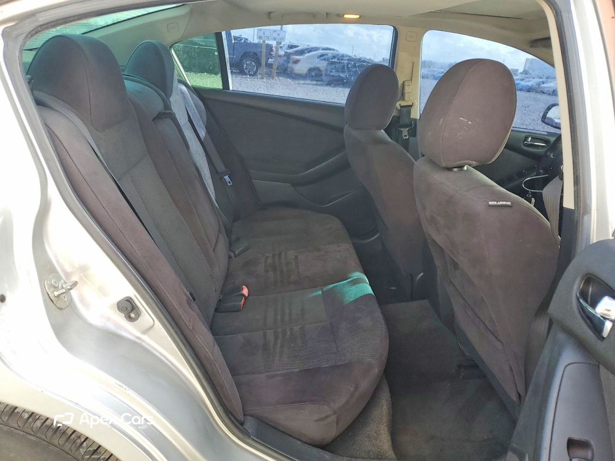 Nissan Altima 2011