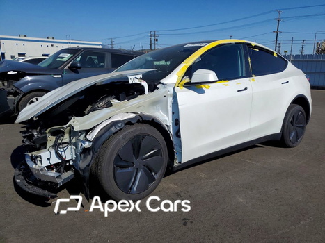 Tesla Model Y 2026 - Image 1 of 15