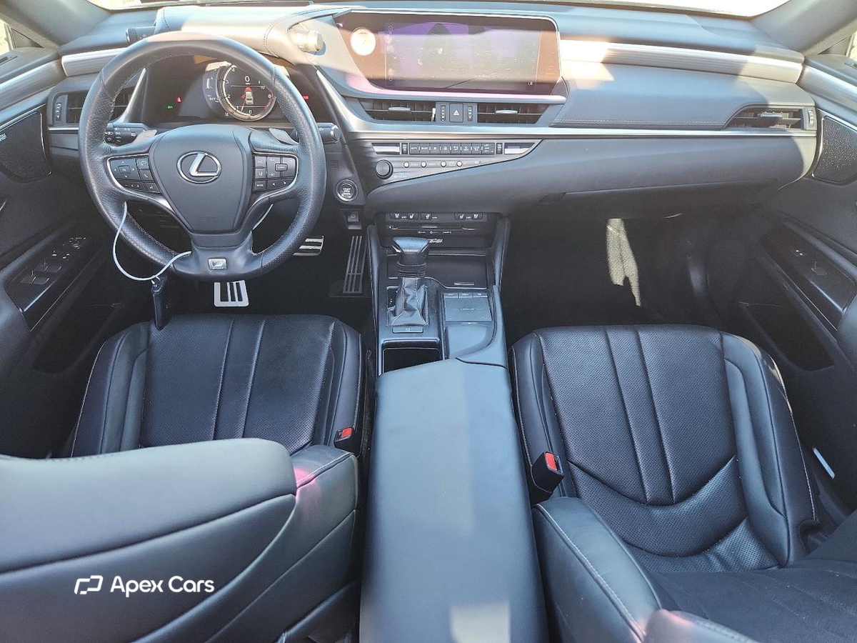 Lexus ES 2020