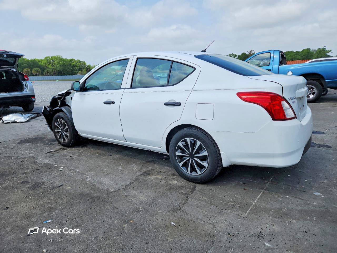 Nissan Versa 2015