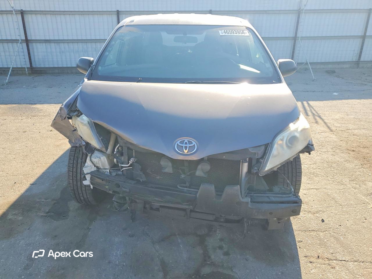 Toyota Sienna 2016
