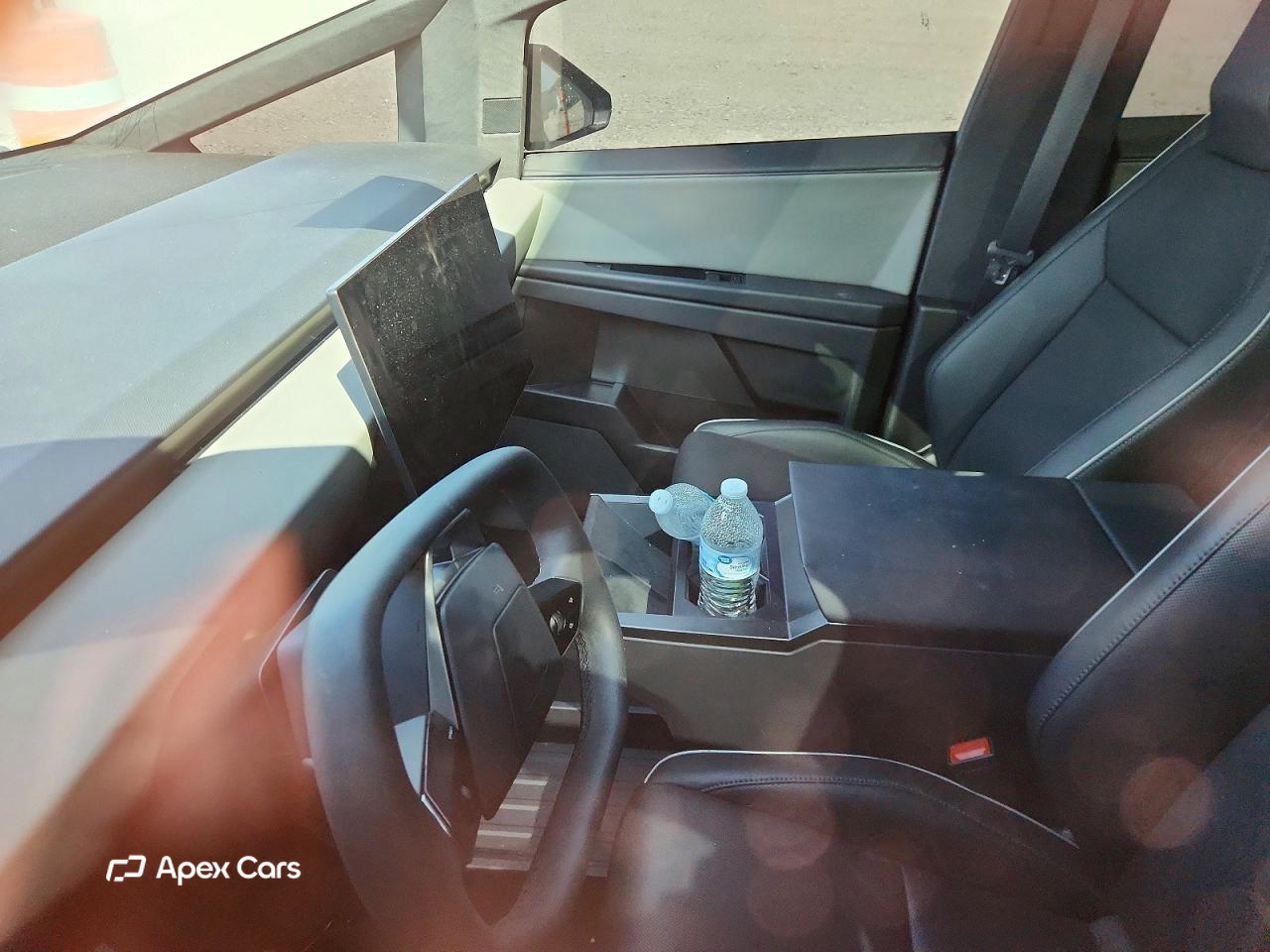 Tesla Cybertruck 2025