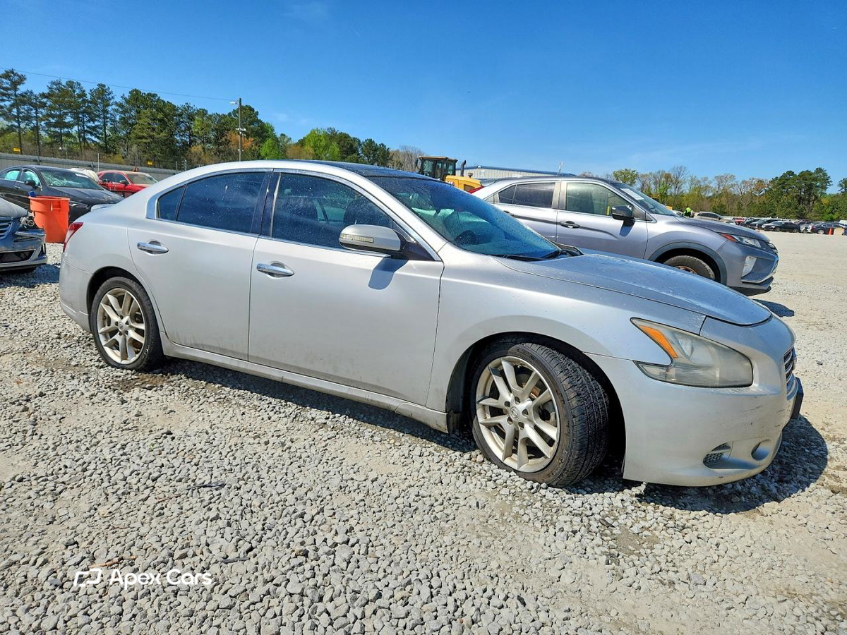Nissan Maxima 2011