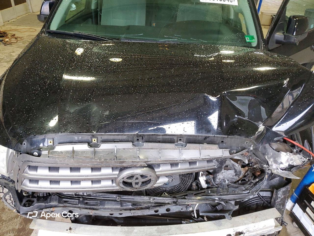 Toyota Sequoia 2016