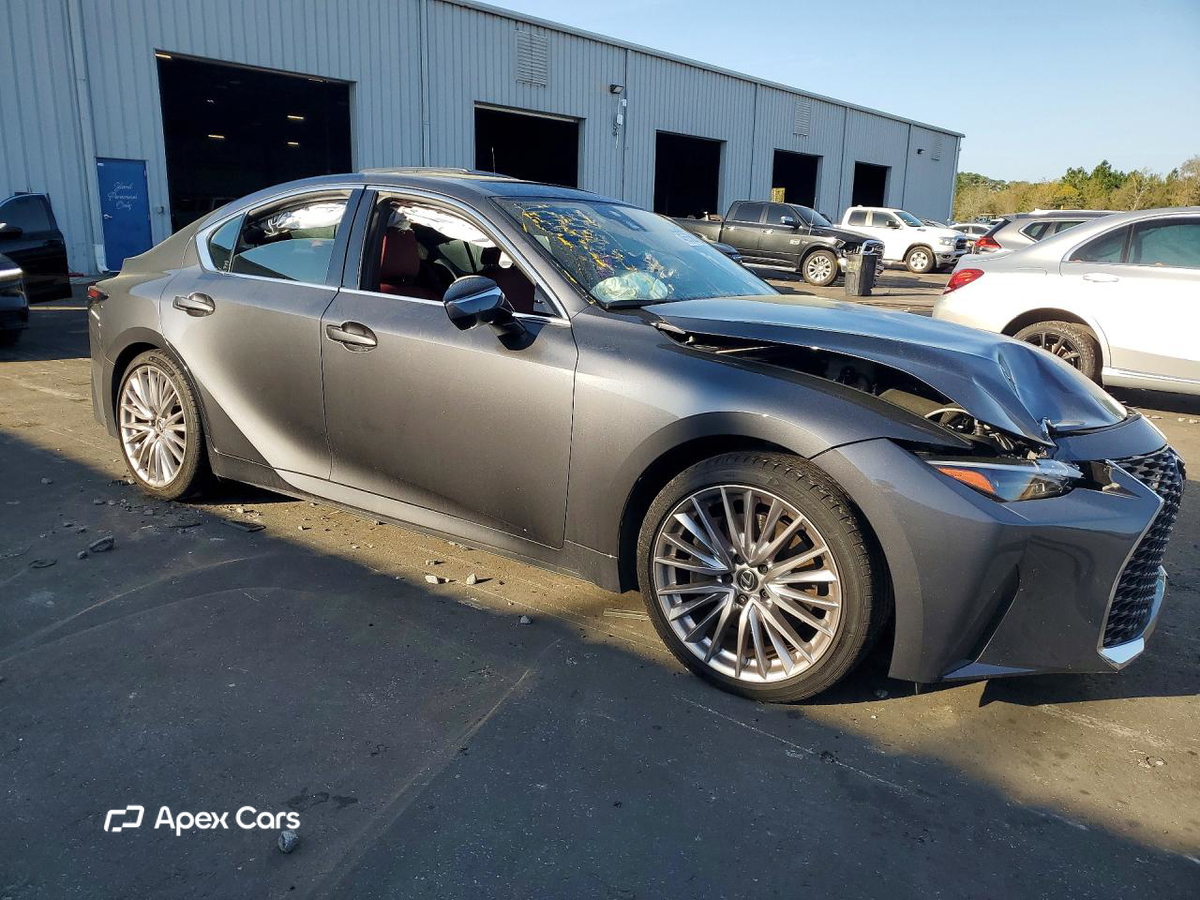 Lexus IS 2025