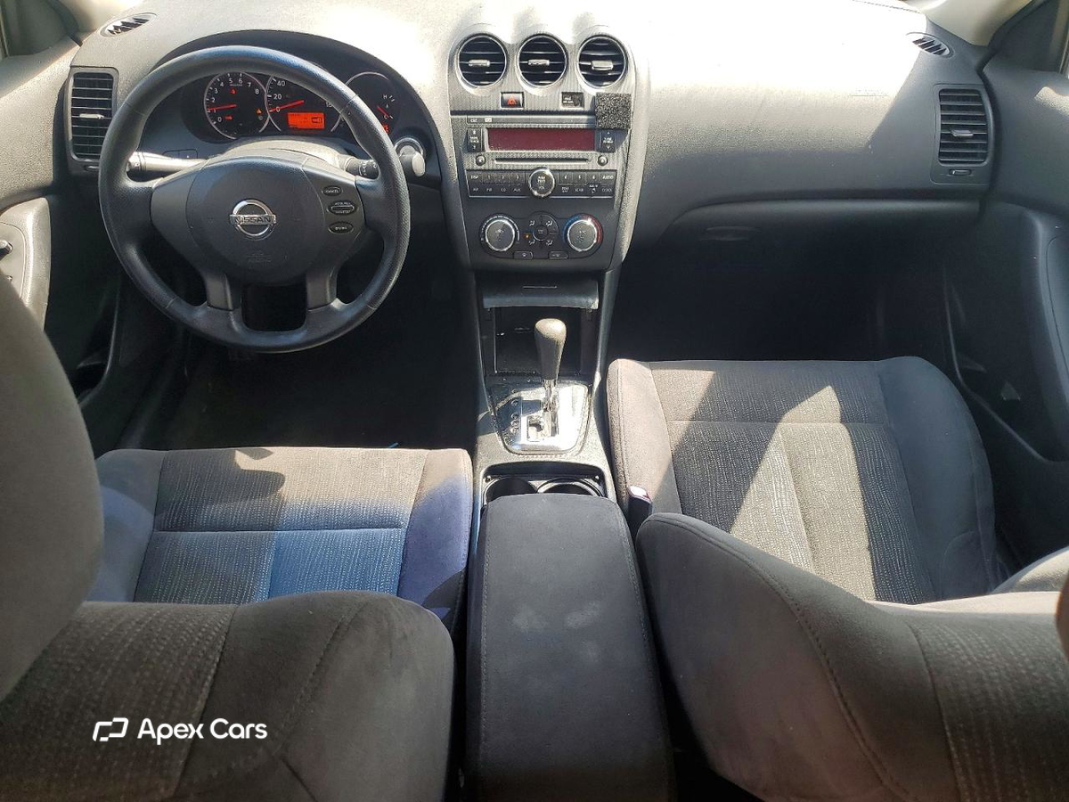 Nissan Altima 2010