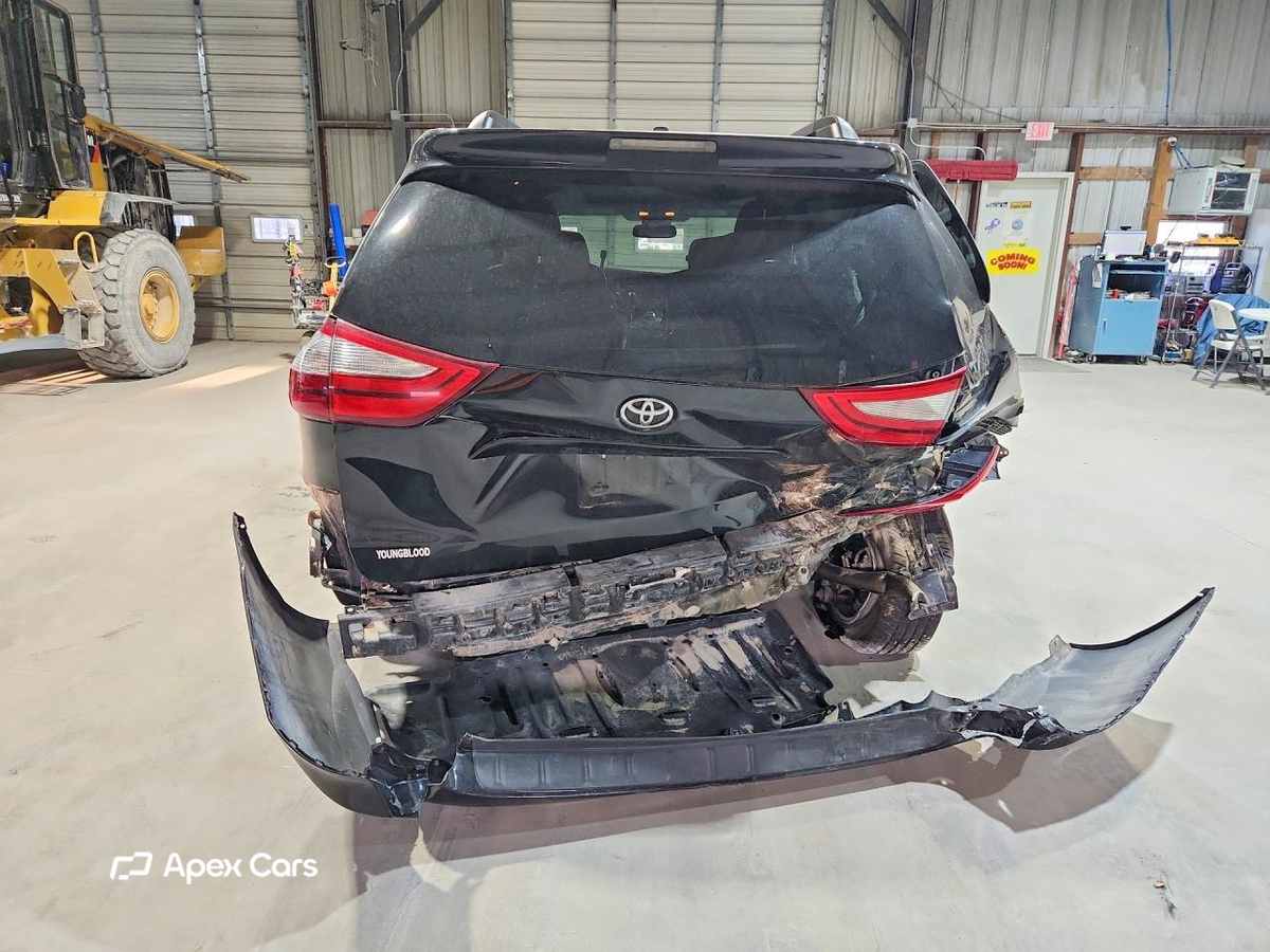Toyota Sienna 2015