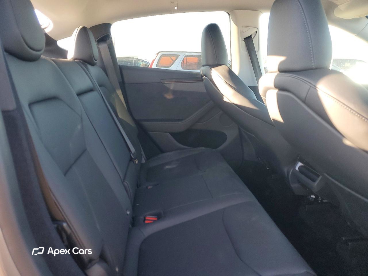Tesla Model Y 2026
