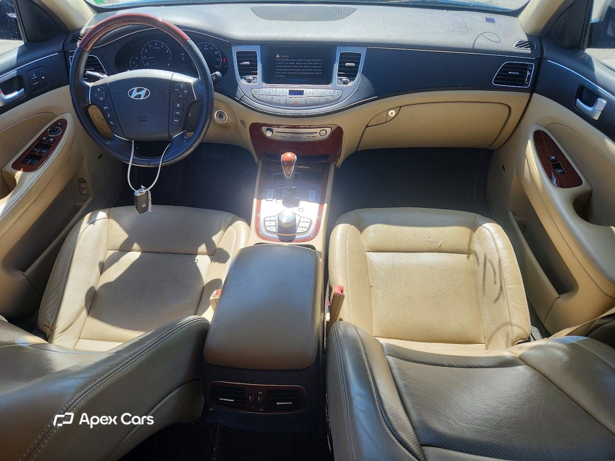 Hyundai Genesis 2012