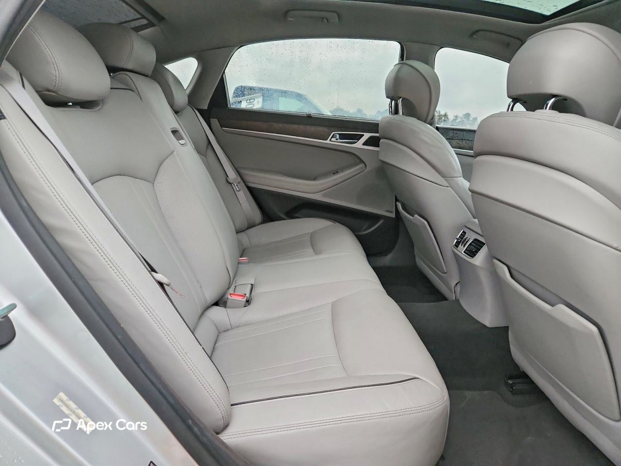 Hyundai Genesis 2015
