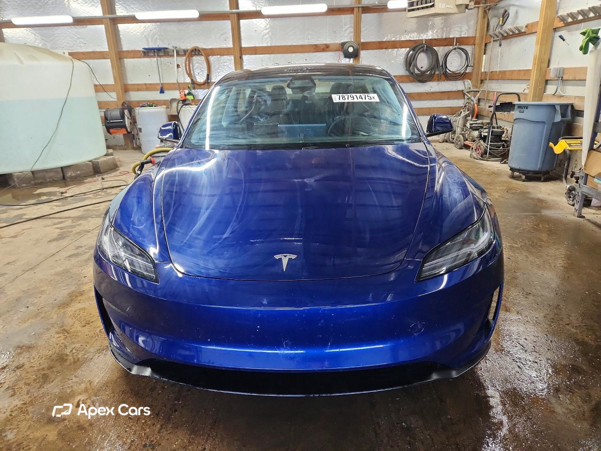 Tesla Model 3 2024