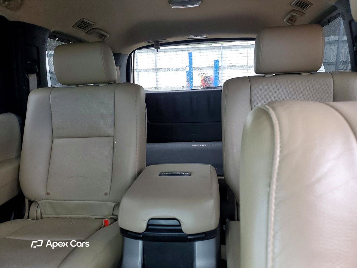 Toyota Sequoia 2012