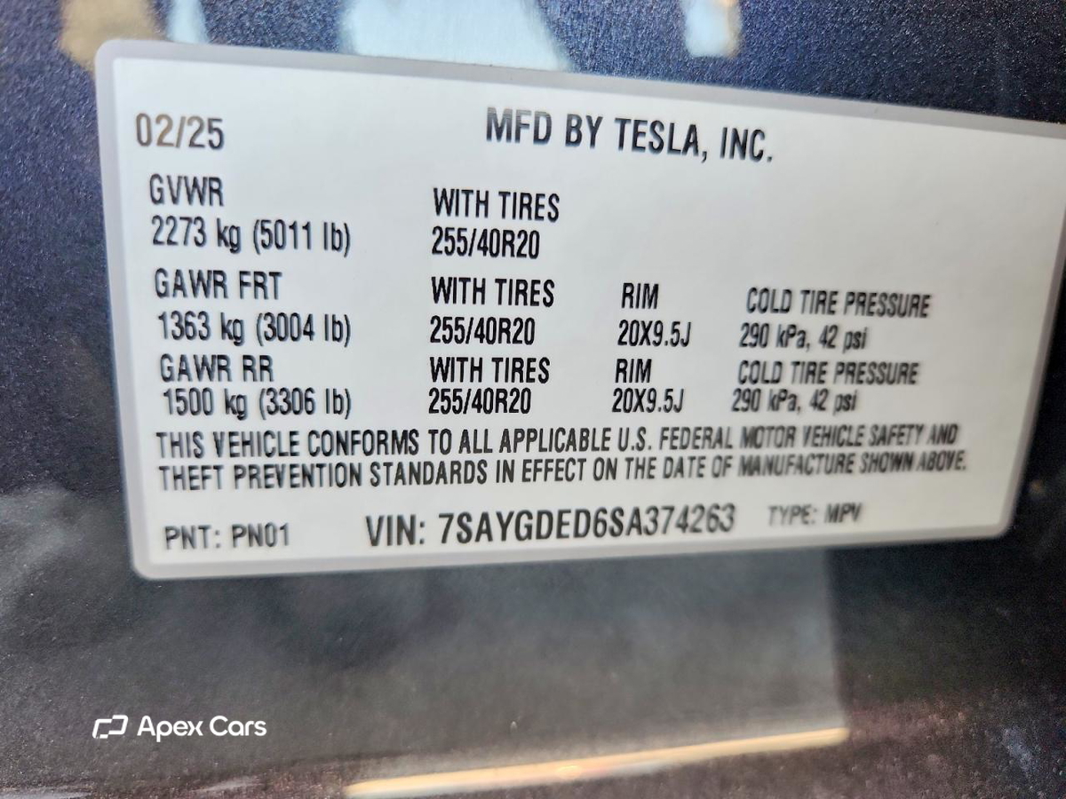 Tesla Model Y 2025
