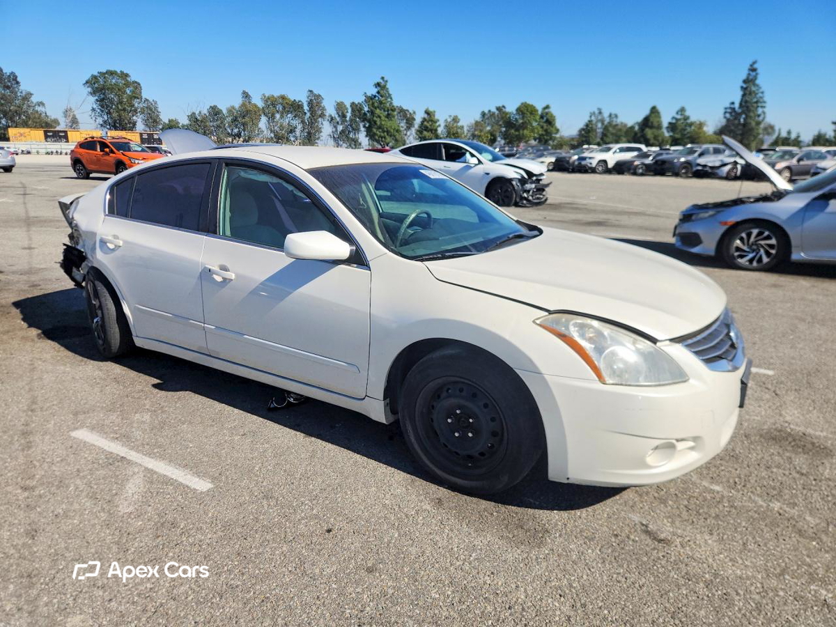 Nissan Altima 2012
