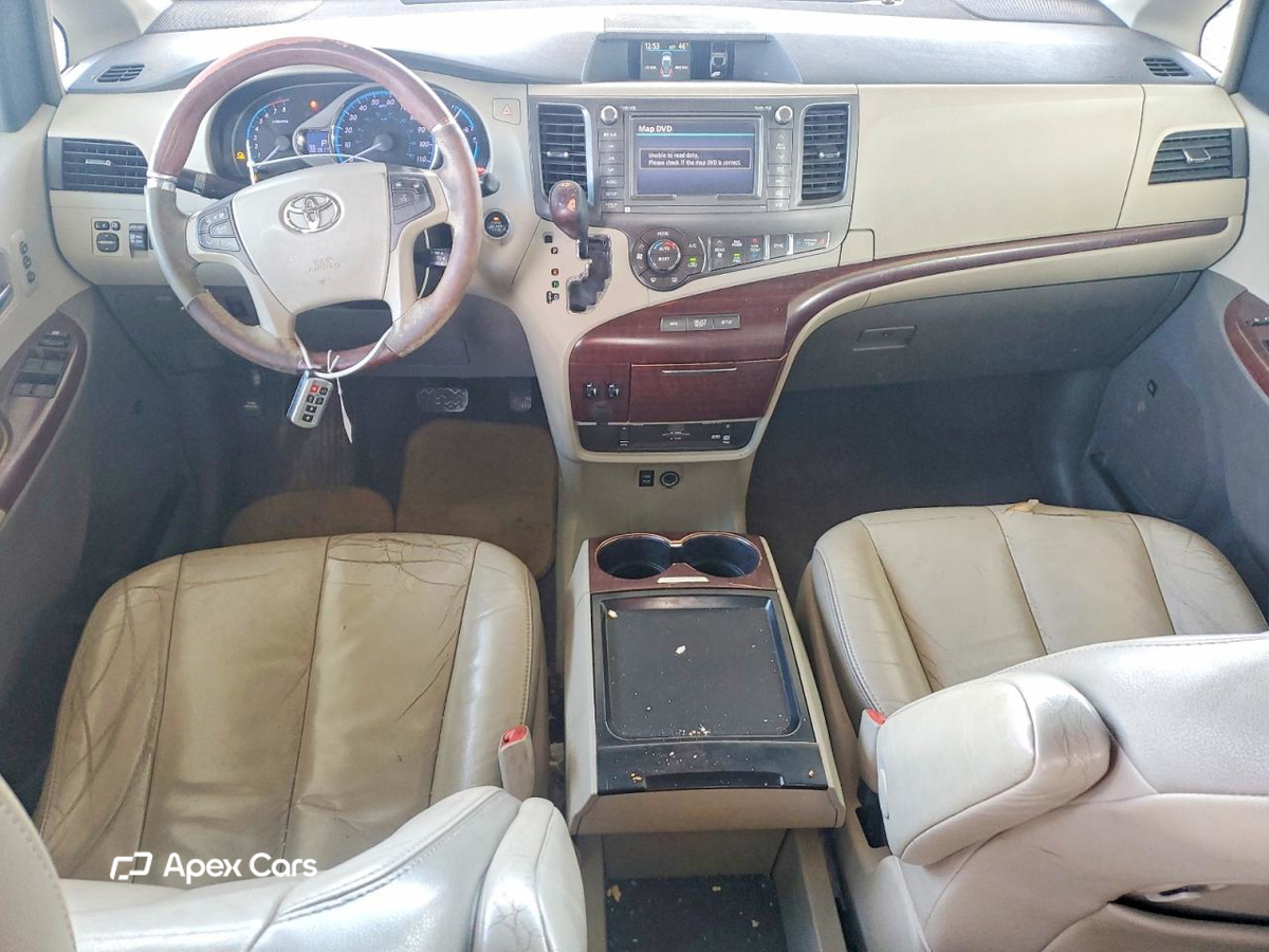 Toyota Sienna 2011