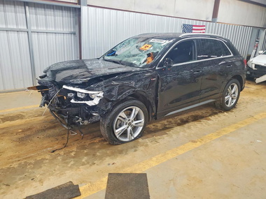 Audi Q3 2021 - Image 1 of 13