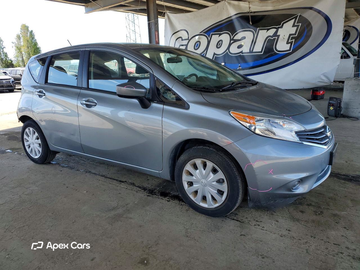Nissan Versa 2015