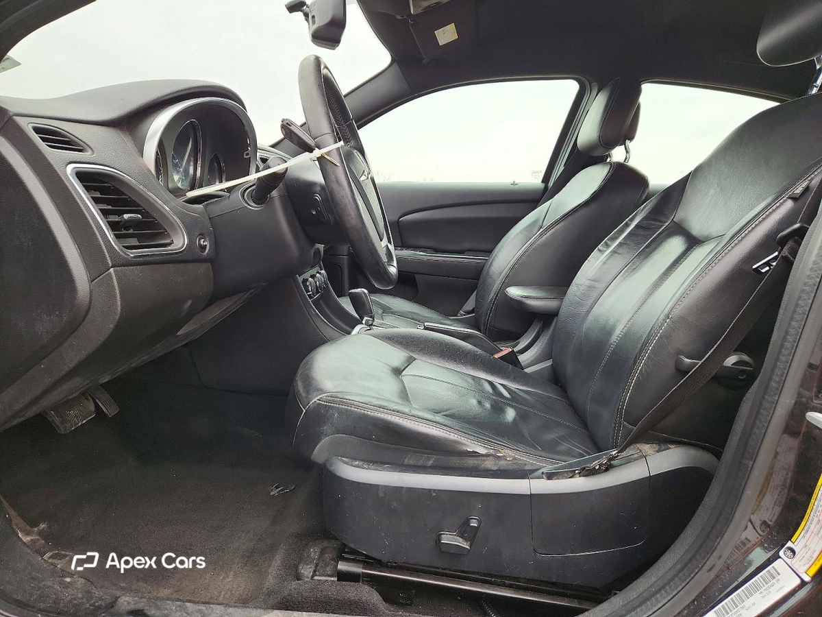 Chrysler 200 2011