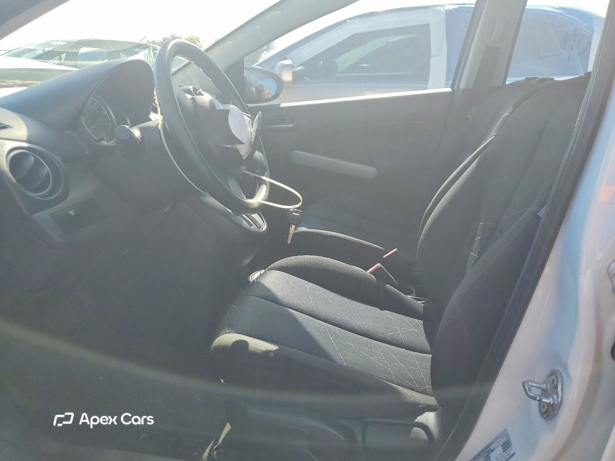 Mazda 2 2012