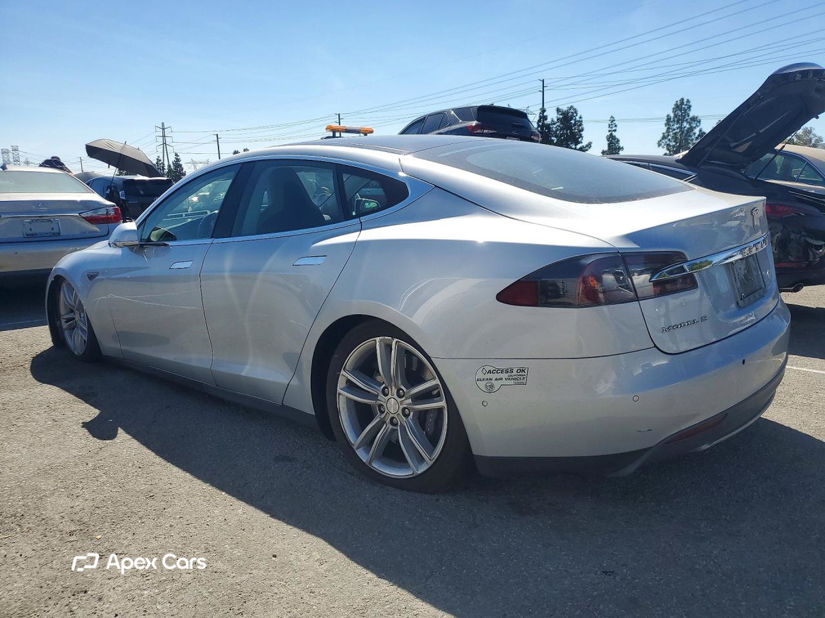 Tesla Model S 2015