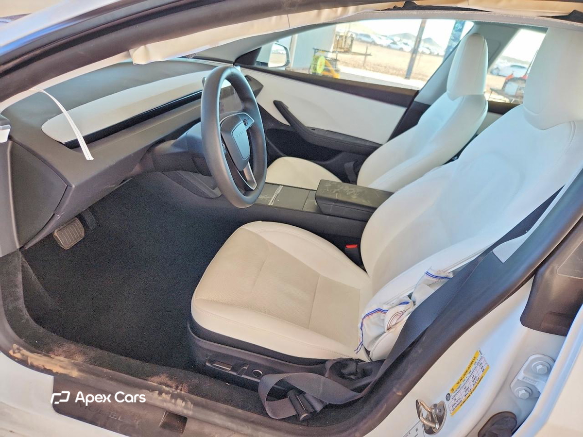 Tesla Model 3 2024