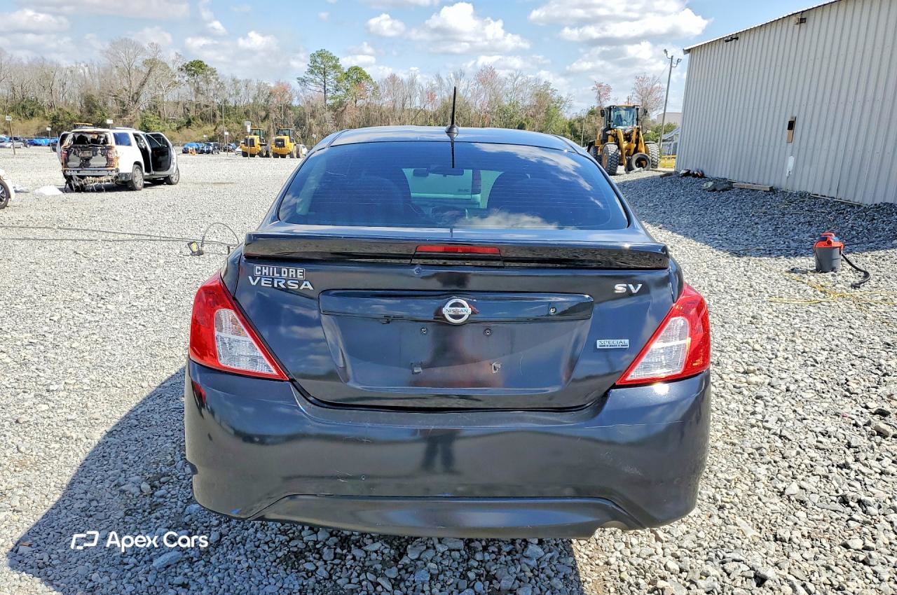 Nissan Versa 2018