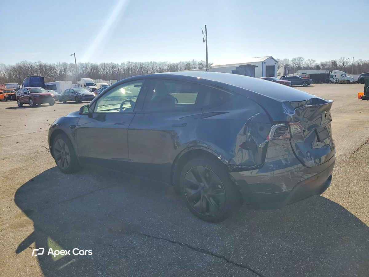 Tesla Model Y 2024