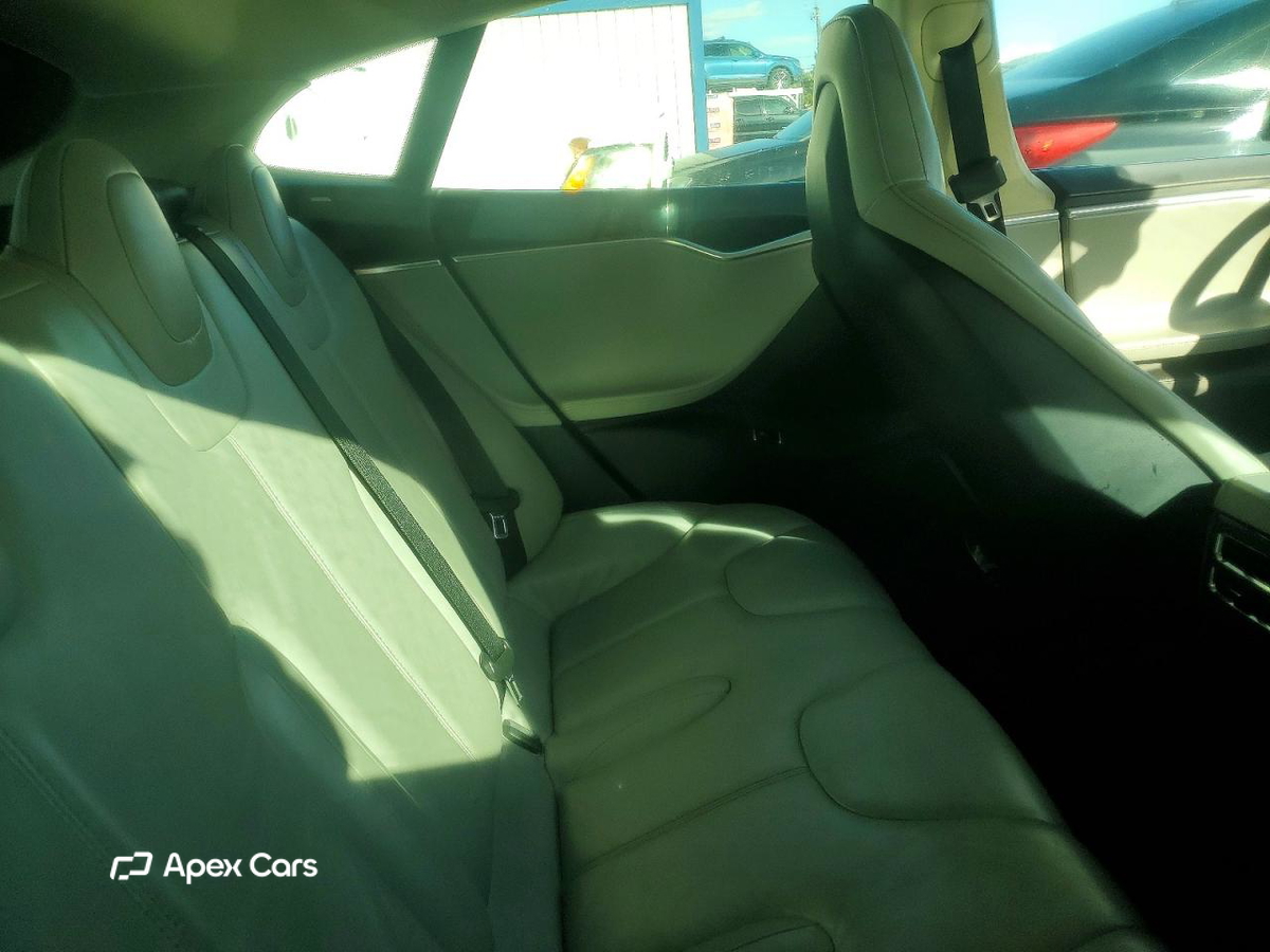 Tesla Model S 2012