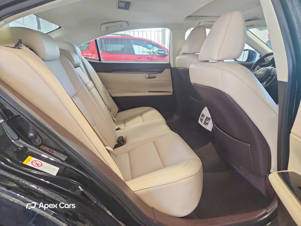 Lexus ES 2016