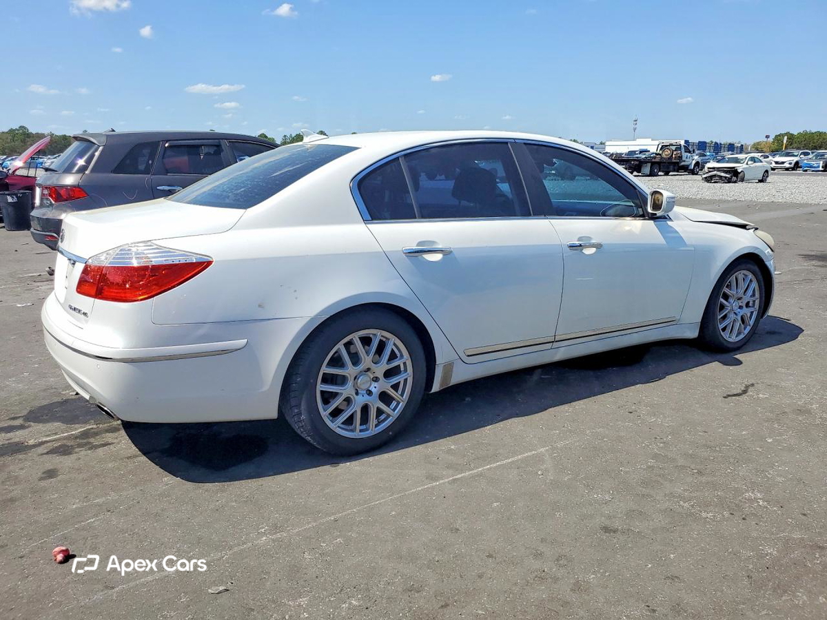 Hyundai Genesis 2011
