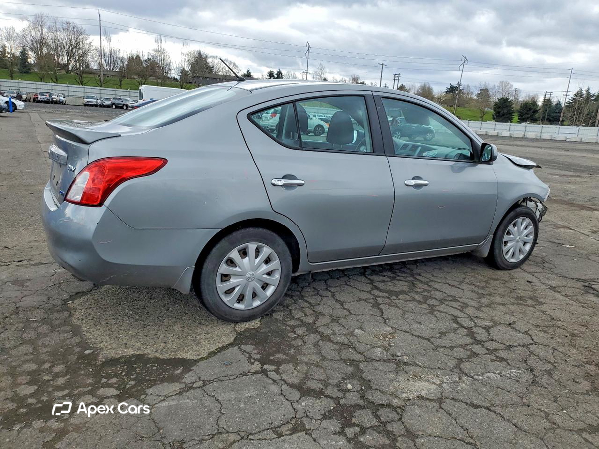 Nissan Versa 2013