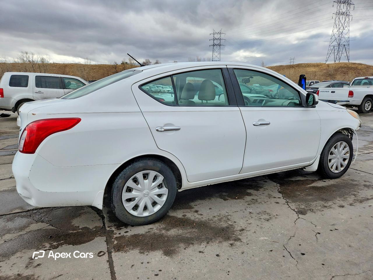 Nissan Versa 2012