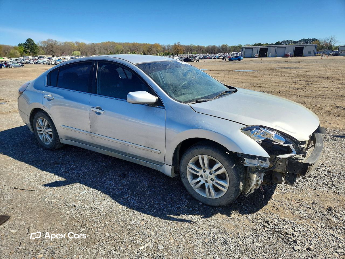 Nissan Altima 2012