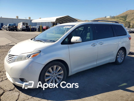 Toyota Sienna 2015 - Image 1 of 14