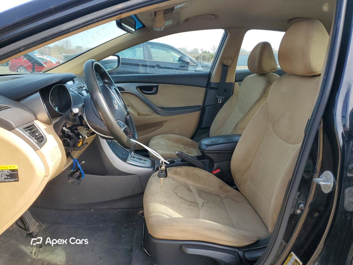 Hyundai Elantra 2012