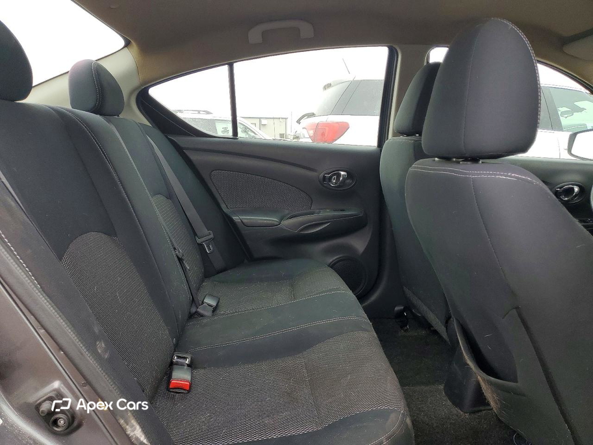 Nissan Versa 2016