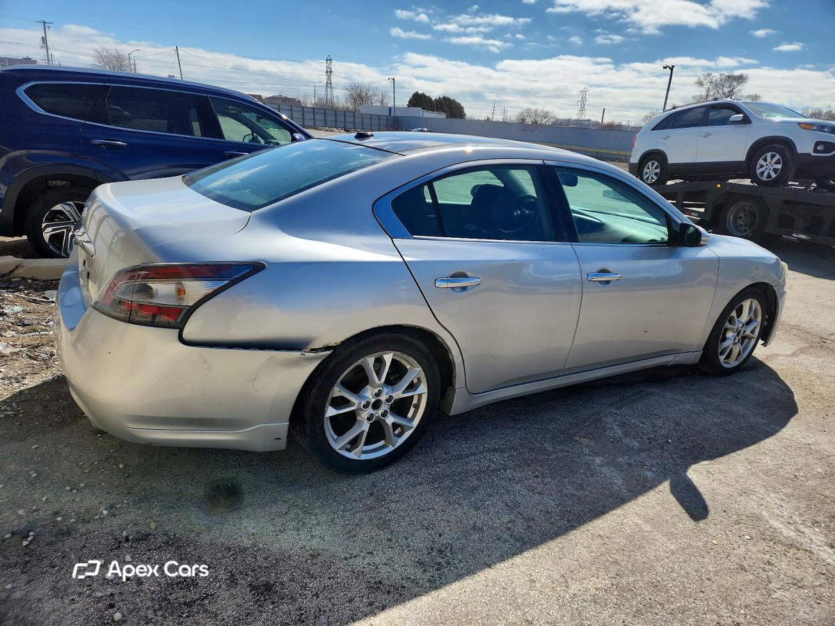 Nissan Maxima 2012